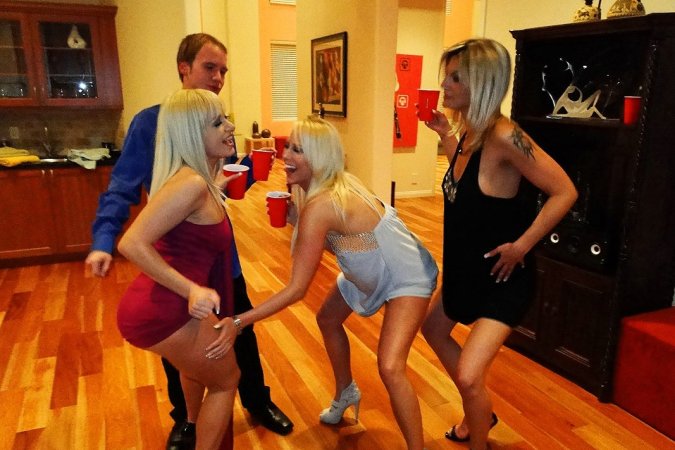 RealSlutParty.com pictures 4
