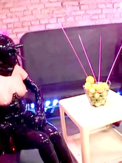 Latex-Slut-Show.com pictures