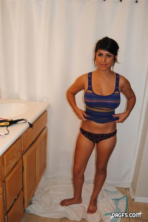 RealLatinaExposed.com pictures 5
